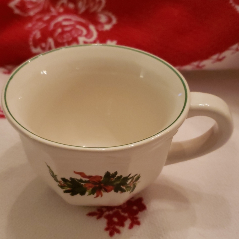Pfaltzgraff Christmas Heritage RARE Punch Bowl Cup